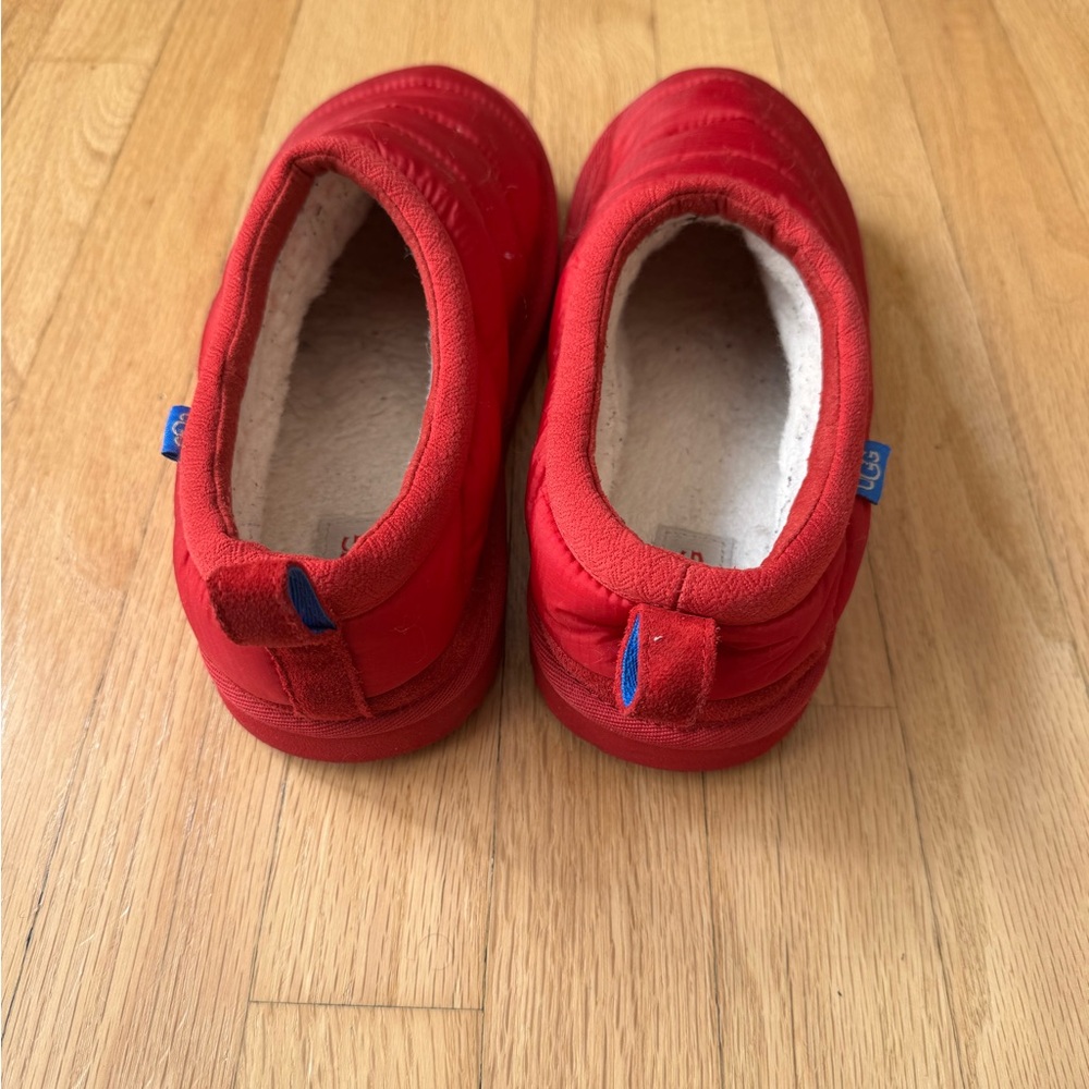UGG Kids Vibrant Red Slippers - Picture 5 of 7